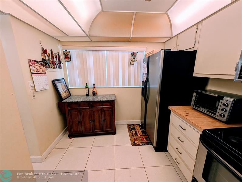 Image 6 of 26 For 6075 Sabal Palm Blvd  204