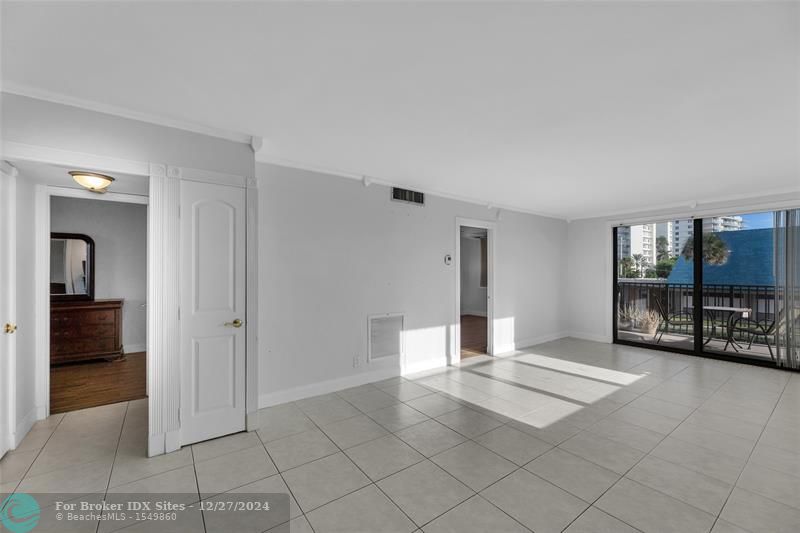 Image 11 of 34 For 801 Ocean Blvd  204