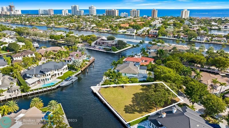 Image 8 of 8 For 111 Bay Colony Dr