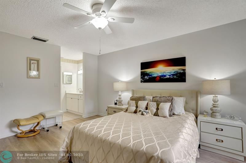 Image 18 of 72 For 3137 Carambola Cir  2369