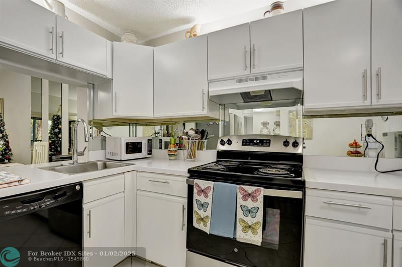 Image 4 of 72 For 3137 Carambola Cir  2369