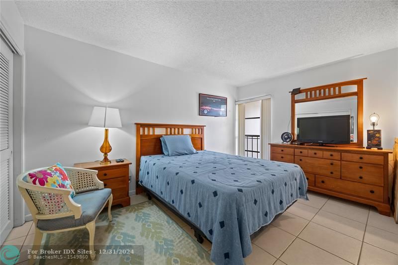 Image 16 of 34 For 6471 Racquet Club Dr  16