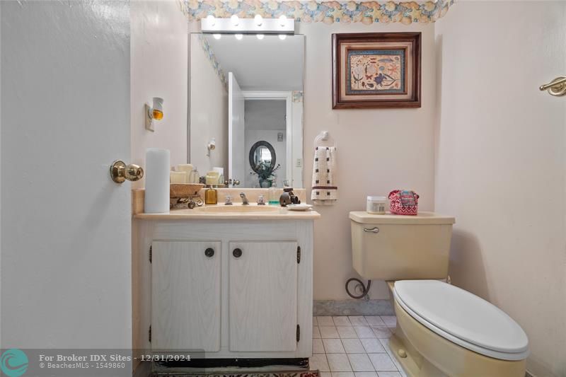 Image 17 of 34 For 6471 Racquet Club Dr  16