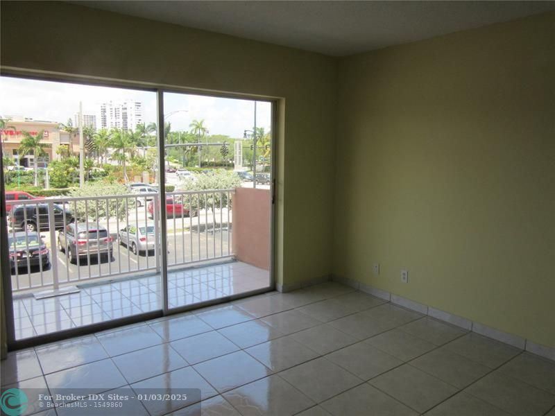 Image 10 of 10 For 2200 Hallandale Beach Blvd  202