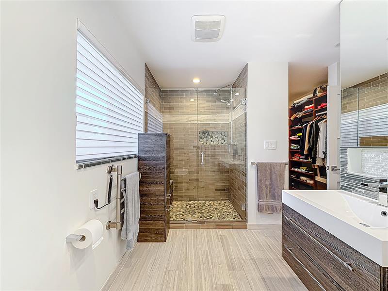 Image 26 of 44 For 4100 25th Ave