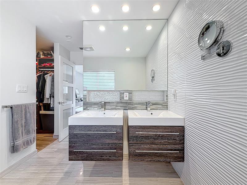 Image 28 of 44 For 4100 25th Ave