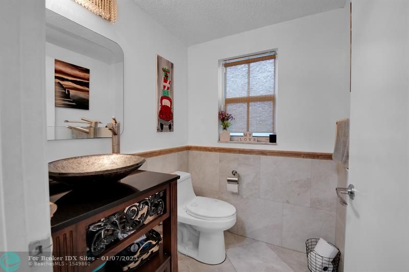 Image 12 of 46 For 16856 1st Pl  16856