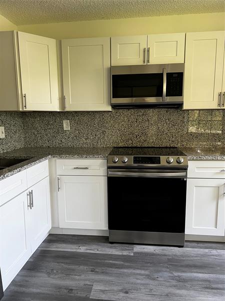 Image 5 of 16 For 6596 Via Regina  6596