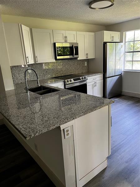 Image 8 of 16 For 6596 Via Regina  6596