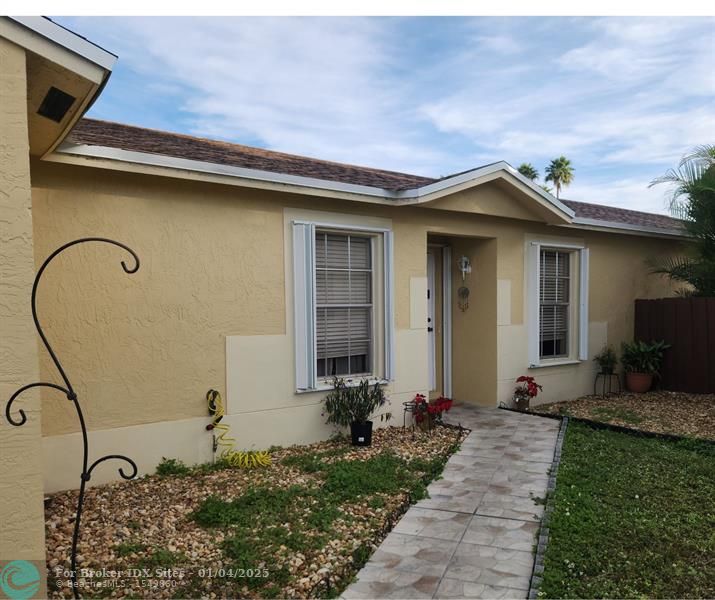 Details for 19907 67th Circle Ct, Hialeah, FL 33015