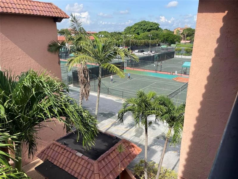 Image 38 of 46 For 610 Tennis Club Dr  401