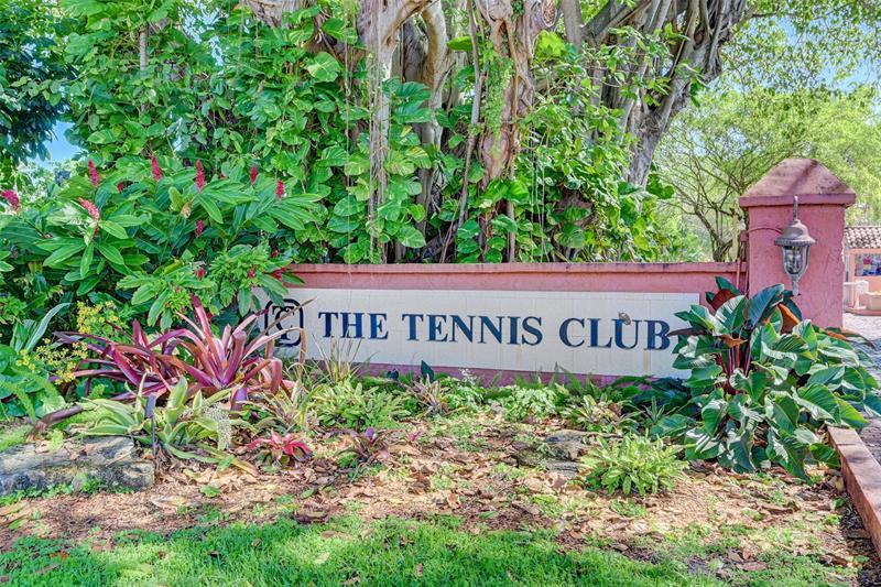 Image 40 of 46 For 610 Tennis Club Dr  401