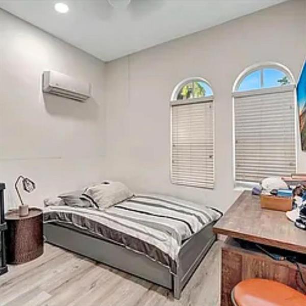 Image 32 of 36 For 9862 Palma Vista Way