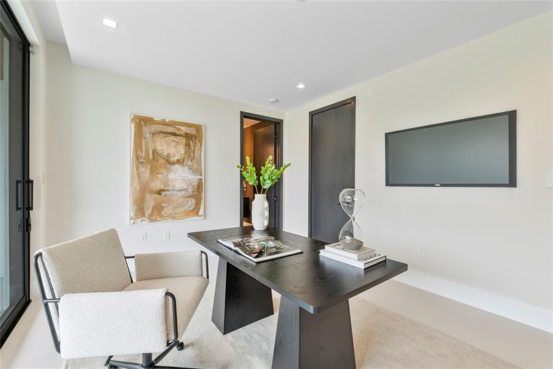 Image 45 of 81 For 681 Golden Harbour Drive