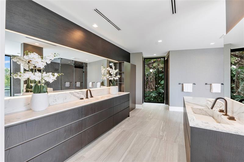 Image 53 of 81 For 681 Golden Harbour Drive