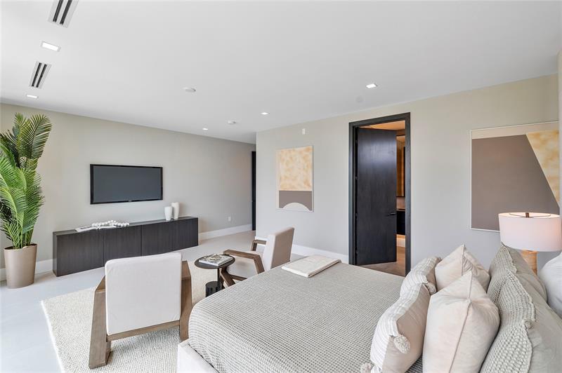 Image 66 of 81 For 681 Golden Harbour Drive