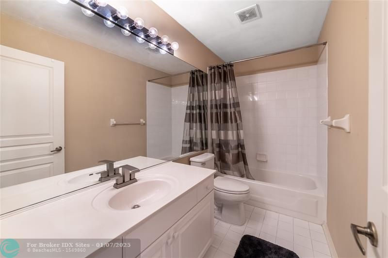 Image 21 of 32 For 21486 Saint Andrews Grand Cir.