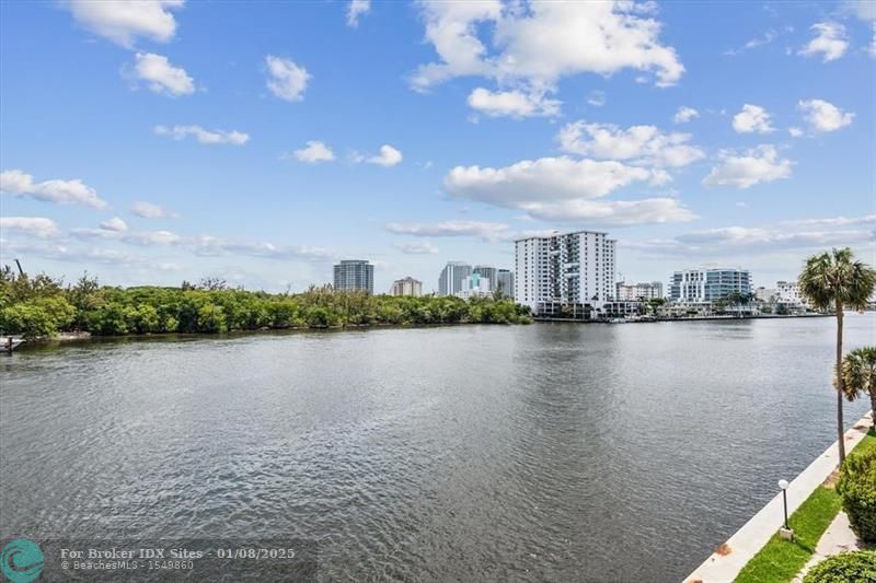 Image 17 of 25 For 936 Intracoastal Dr  3c