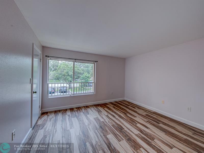 Image 15 of 29 For 2425 33rd St  1308