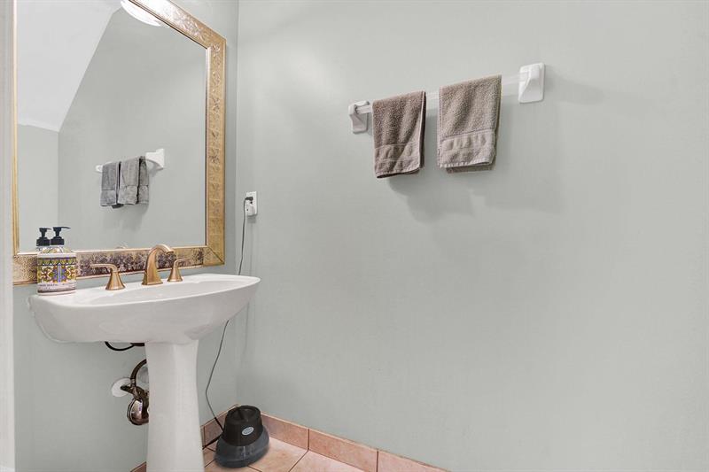 Image 11 of 41 For 15021 18th St