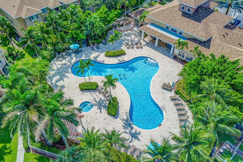 Image 3 of 17 For 6510 Emerald Dunes Dr  301