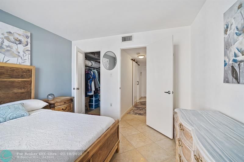 Image 15 of 21 For 18021 Biscayne Blvd  504