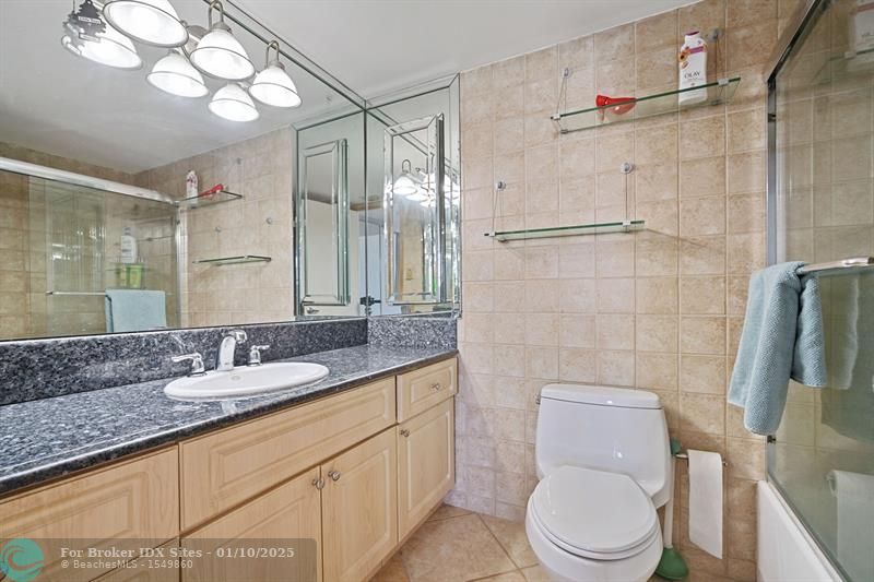 Image 16 of 21 For 18021 Biscayne Blvd  504