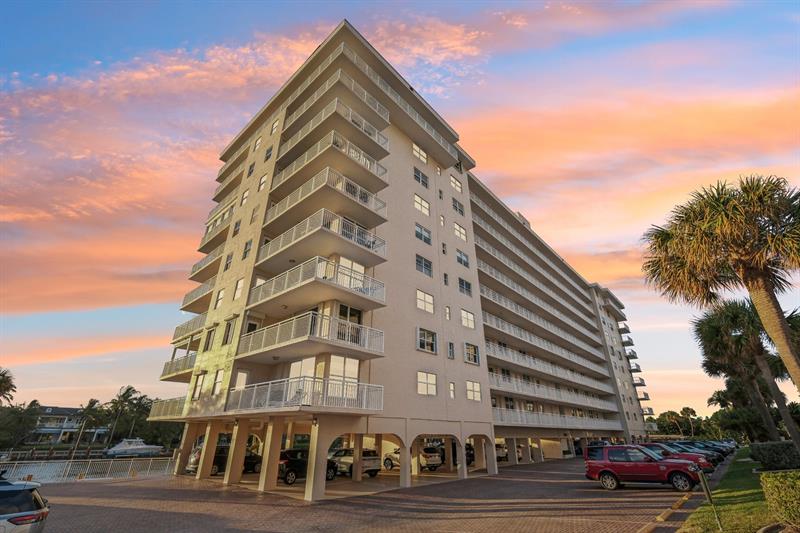 Image 10 of 39 For 1050 Hillsboro Mile  406w