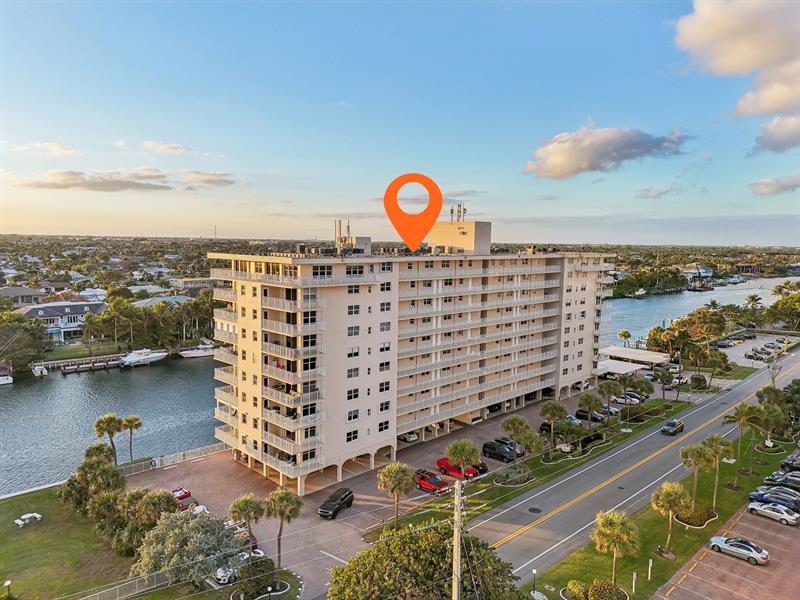 Image 3 of 39 For 1050 Hillsboro Mile  406w