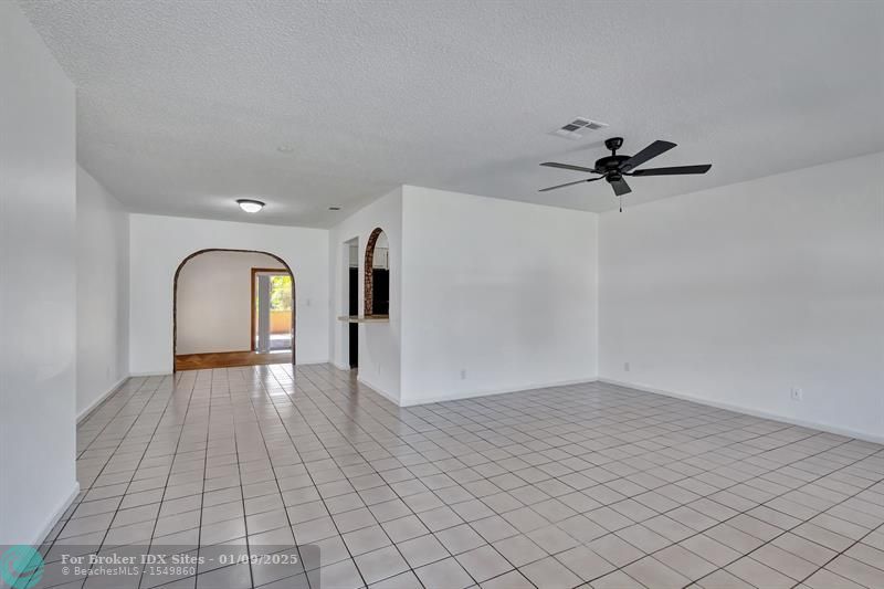 Image 8 of 59 For 13880 Persimmon Blvd