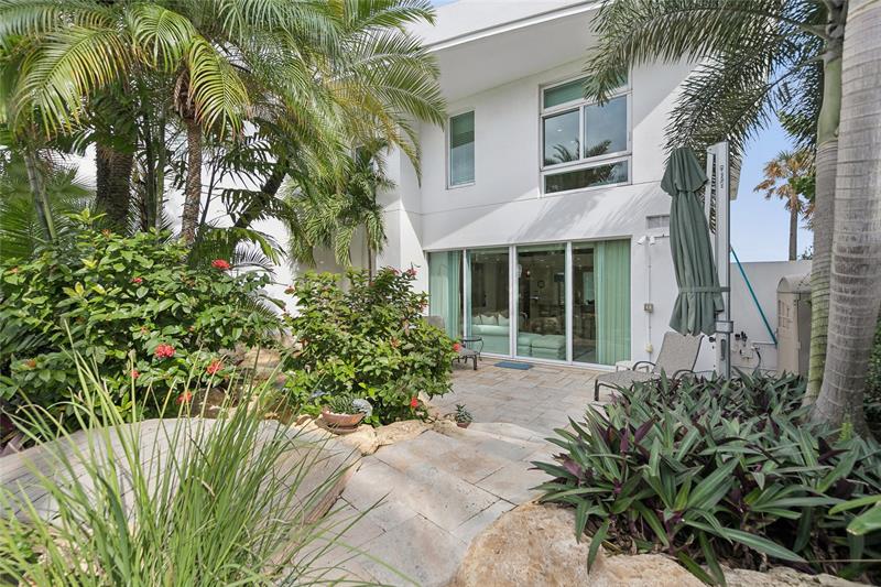 Image 11 of 60 For 2494 Ocean Blvd  F