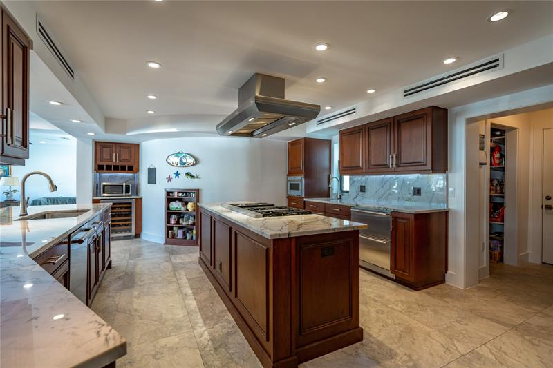 Image 17 of 68 For 2817 26th Ct