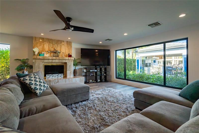 Image 19 of 68 For 2817 26th Ct