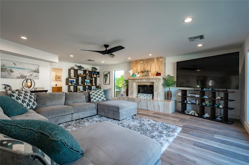 Image 20 of 68 For 2817 26th Ct
