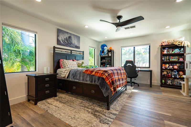 Image 41 of 68 For 2817 26th Ct