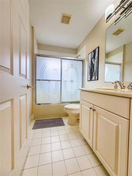 Image 13 of 22 For 5065 Glenville Dr