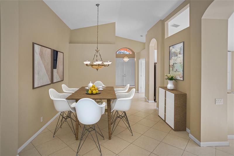 Image 4 of 22 For 5065 Glenville Dr