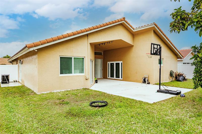 Image 12 of 42 For 5095 Rosen Blvd