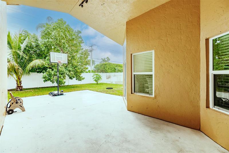 Image 13 of 42 For 5095 Rosen Blvd