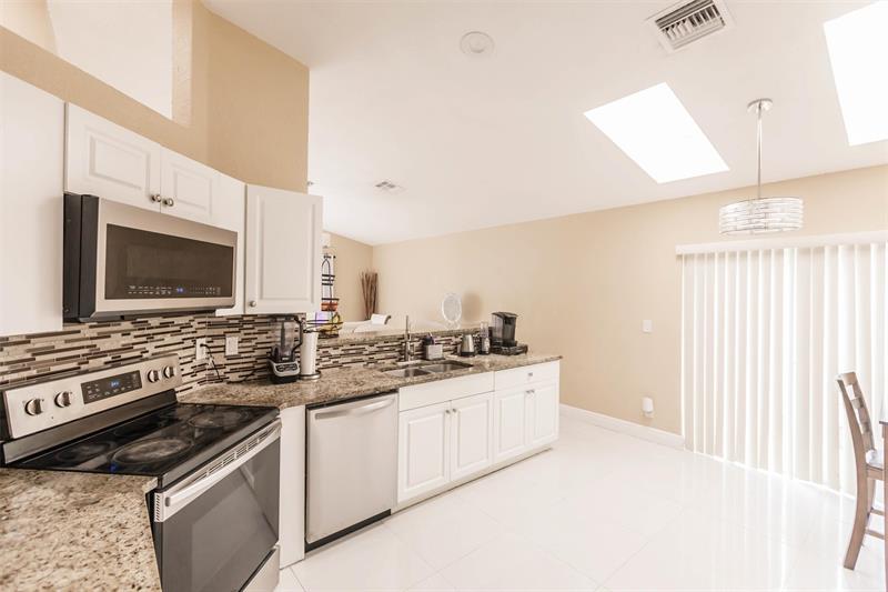 Image 19 of 42 For 5095 Rosen Blvd