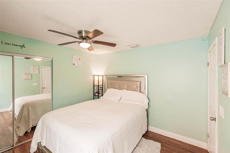 Image 20 of 42 For 5095 Rosen Blvd