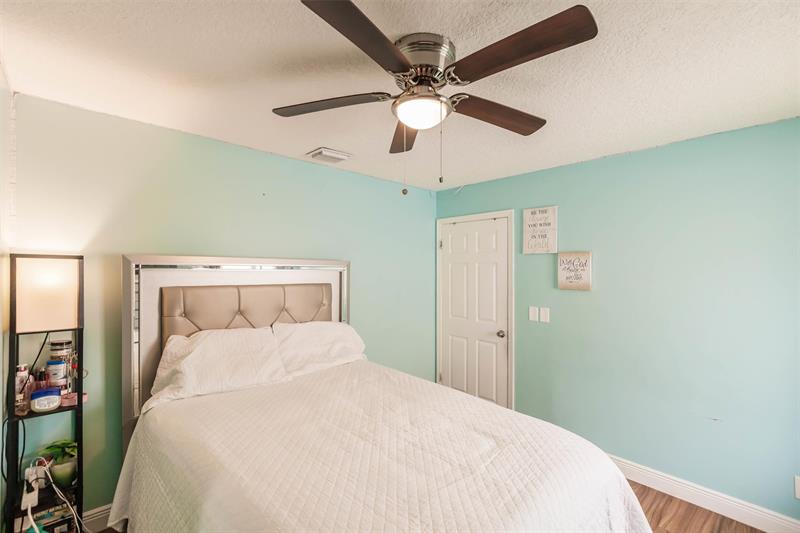 Image 21 of 42 For 5095 Rosen Blvd