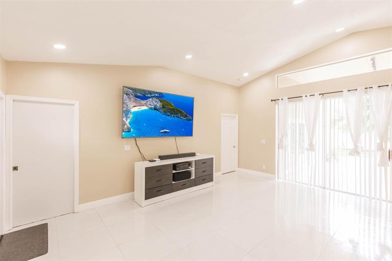 Image 32 of 42 For 5095 Rosen Blvd