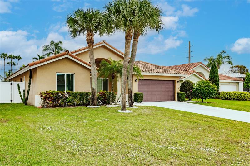 Image 4 of 42 For 5095 Rosen Blvd