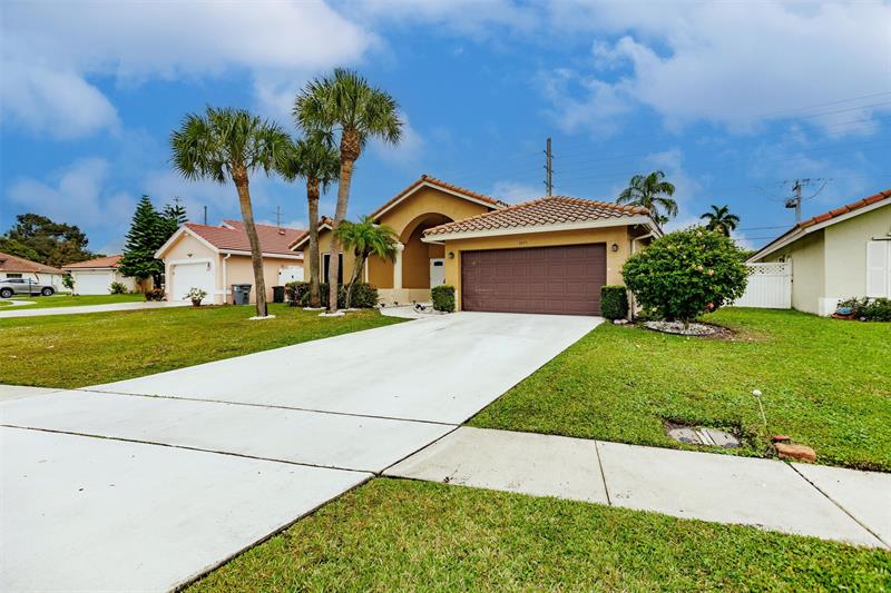 Image 6 of 42 For 5095 Rosen Blvd