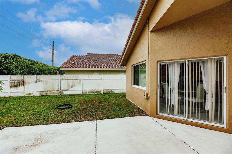 Image 9 of 42 For 5095 Rosen Blvd