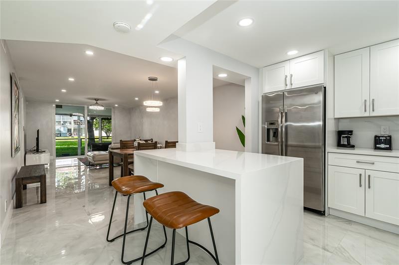 Image 13 of 64 For 9523 Hollybrook Lake Dr  102