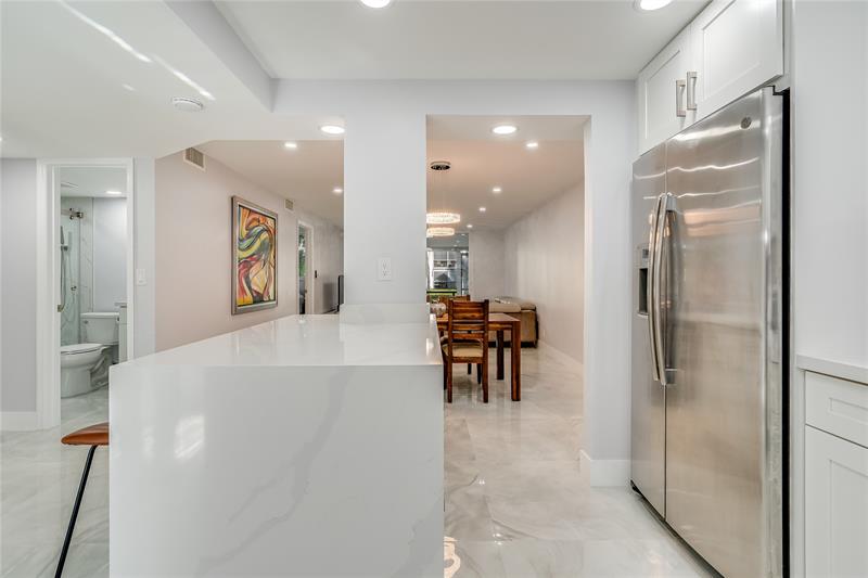 Image 16 of 64 For 9523 Hollybrook Lake Dr  102