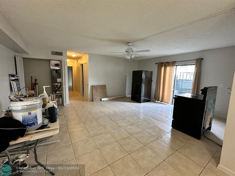 Image 19 of 27 For 3162 Coral Springs Dr  4