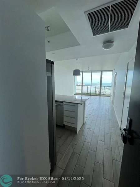 Image 3 of 7 For 888 Biscayne Boulevard  1807